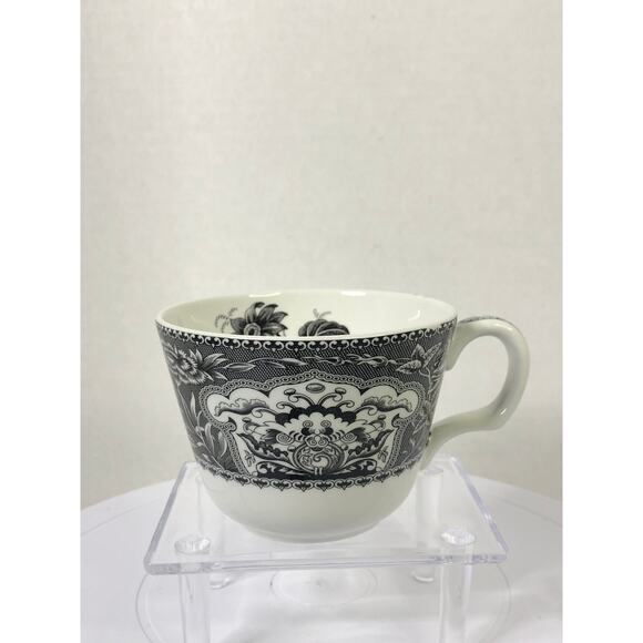 The Spode Blue Room Collection Floral Teacup and Saucer - Picture 12 of 13